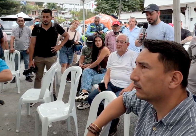 Personas trabajando